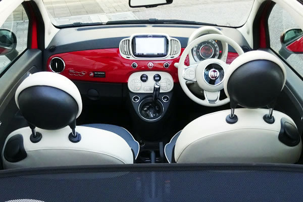 FIAT500C TwinAir Lounge(右ハンドル・オープンカー)