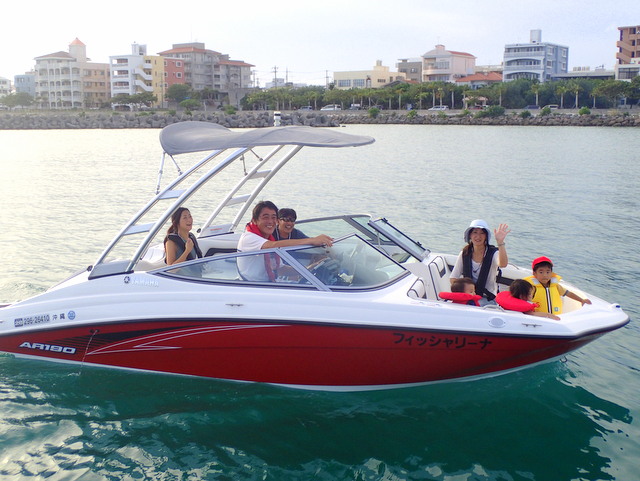 北谷海上クルージング♪ボートちょい乗り遊覧|シーパーク北谷は年中開催!
