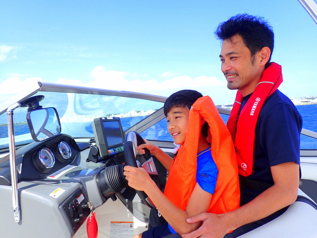 北谷海上クルージング♪ボートちょい乗り遊覧|シーパーク北谷は年中開催!