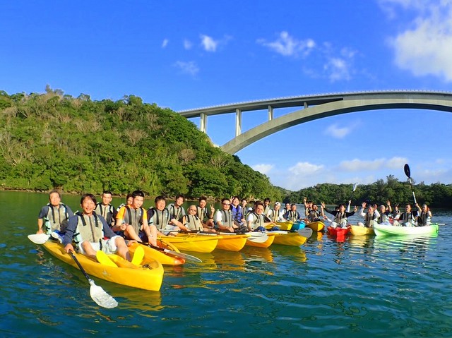 【冬季限定】沖縄ワルミ海峡でのんびりカヤック遊覧♪