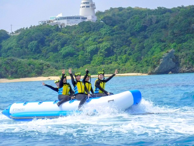 【古宇利島】マリンチューブに乗って古宇利島1周シュノーケリングツアー♪カクレクマノミや海ガメを探そう!
