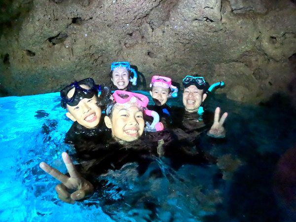 【恩納村】青の洞窟シュノーケルor体験ダイビング♪ボート貸切プラン♪GoPro撮影データ付き♪