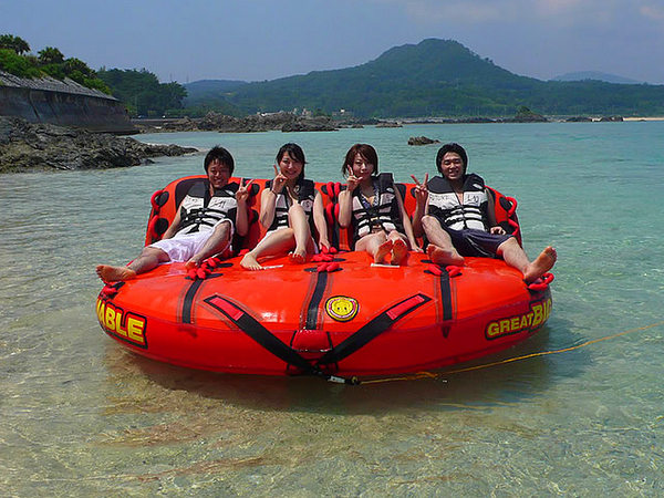 久高島(くだか島)日帰り海水浴&バナナボート&ビックマーブル体験【Bコース】