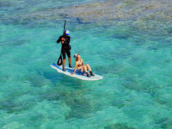 スタンドアップパドルボード(SUP)で沖縄の海をクルージング!シュノーケリング付き♪恩納村【送迎付き】