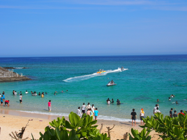 【恩納村ハマバルビーチ】Eコース：ドラゴンボート＋マリンジェット＋ビーチ体験ダイビング