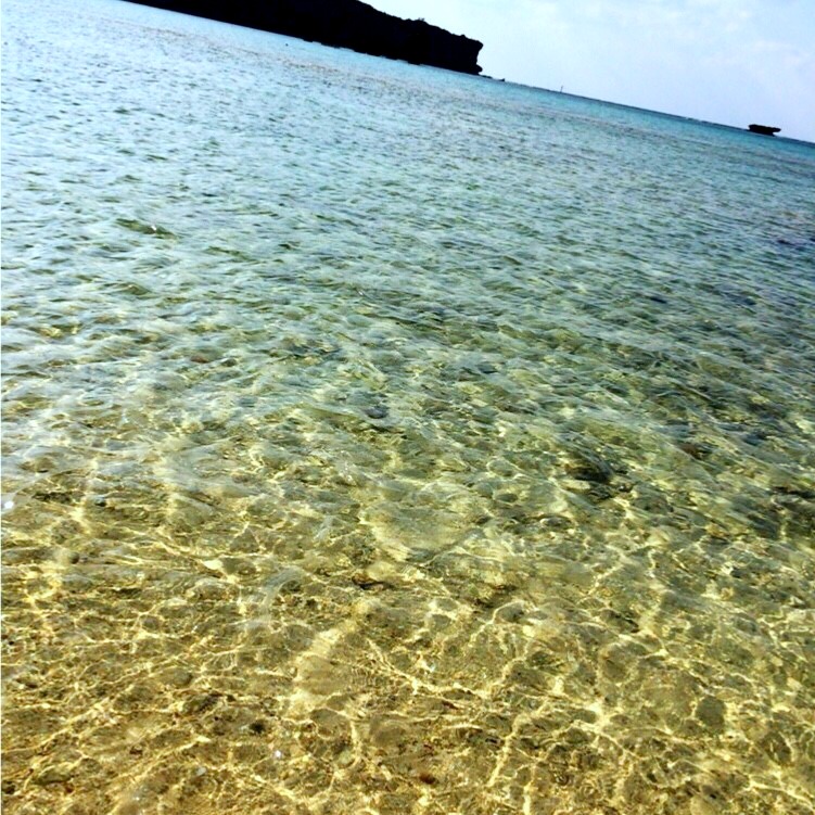 海が大好き 透明で綺麗な海に感動 沖縄旅の思い出ﾌｫﾄｺﾝﾃｽﾄ がオススメ 沖縄口コミ お便り