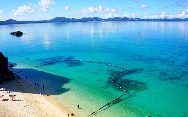 海の色はハンパなく美しかったです。珊瑚もビックリでした。｜沖縄旅の思い出ﾌｫﾄｺﾝﾃｽﾄ