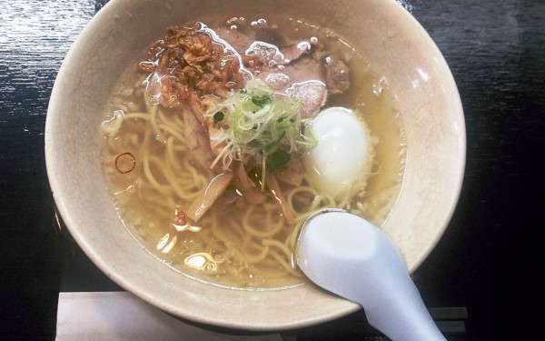 あっさりなラーメン 肉マースソバ・マサミ(那覇市)
