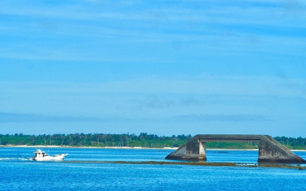 何気ない道でさえ、とても素敵。どこまでも美しい島 久米島|沖縄旅の思い出フォトコンテスト