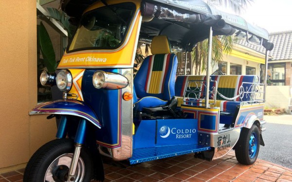 美浜アメリカンビレッジをトゥクトゥクで走ってきた！（北谷町）