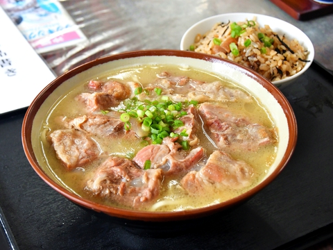 スープ 麺 トッピングの組合せ自由な 宜野湾そば 宜野湾市 がオススメ 沖縄口コミ グルメ