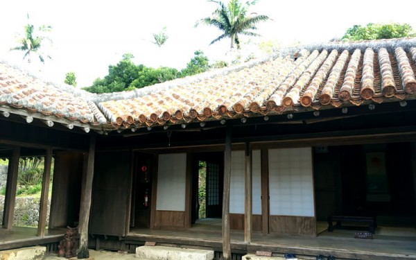 『中村家住宅』は昔ながらの沖縄の屋敷です（北中城村）