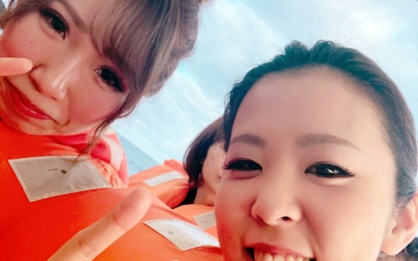 初めての体験でドキドキ パラセーリング＆ホエールウォッチング｜沖縄旅の思い出ﾌｫﾄｺﾝﾃｽﾄ