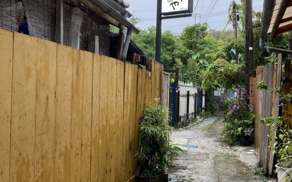 すーじぐゎーの日本蕎麦「桜坂いづみや」