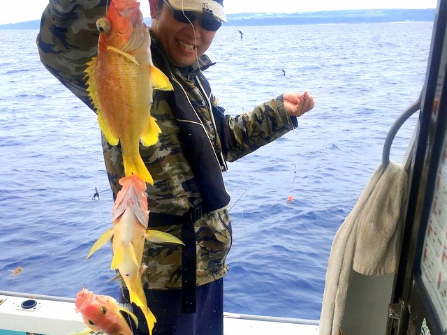 地元沖縄のアングラーにも人気 チャーターコース テンヤ釣り 流し釣り ライトジギング 沖縄旅行 写真で沖縄ツアー
