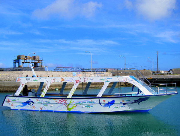 沖縄グラスボート クルージング をご案内 沖縄の遊び 沖縄口コミ 体験ツアー