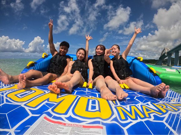 【渡久地港発】水納島わくわくボートシュノーケリング＆マリン3種★往復乗船券｜写真無料ダウンロード付き