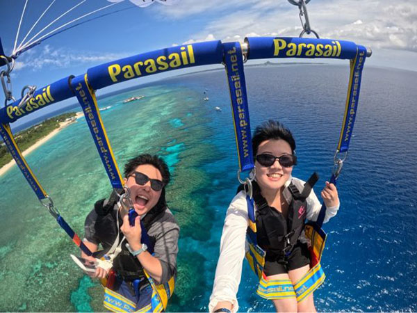 【渡久地港発】水納島パラセーリング＆日帰り海水浴（マリン１種付）★乗り物サービス付き｜往復乗船券｜写真無料ダウンロード付き