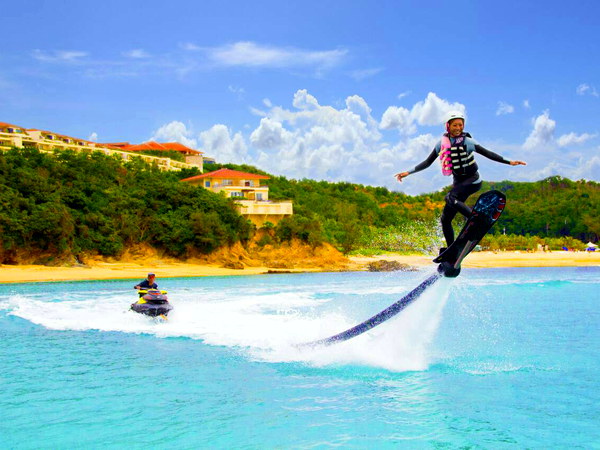 美ら海水族館入館券＆（パラセーリングorフライボートorホバーボード）セット｜カヌチャリゾート