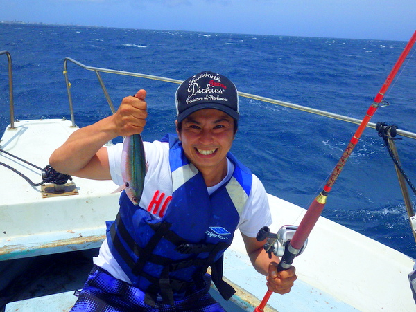 【北谷発】沖縄でベテラン海人船長と半日船釣りプラン