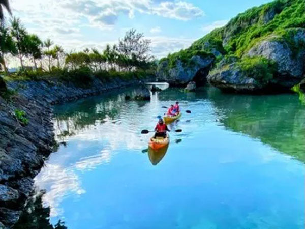 【宮古島・伊良部島】３つのエリアを大冒険～巨岩の森アドベンチャーカヤック