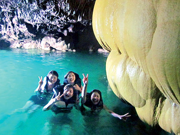 【宮古島】カヤックで行くパンプキン鍾乳洞洞窟探検＆海亀シュノーケリングツアー
