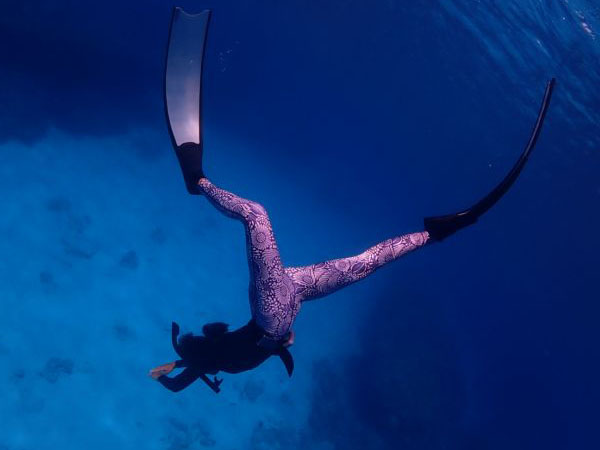 【那覇発】（半日）体験スキンダイビング＆ケラマクルージングツアー