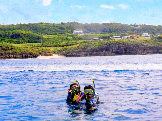 【古宇利島】マリンチューブに乗ってシュノーケリングツアー♪カクレクマノミや海ガメを探そう！