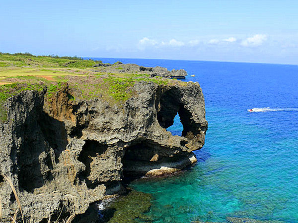 万座毛　（観覧料込み）