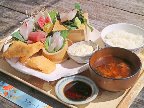 国頭港食堂（昼食）