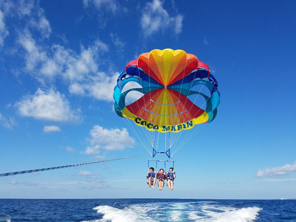 【宜野湾発】パラセーリング100ｍ　お子様に人気！ワクワク空デビュー★GoPro無料レンタル＆データプレゼント